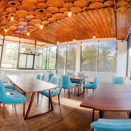 Ceylanro Transit Villa Negombo Buitenkant foto