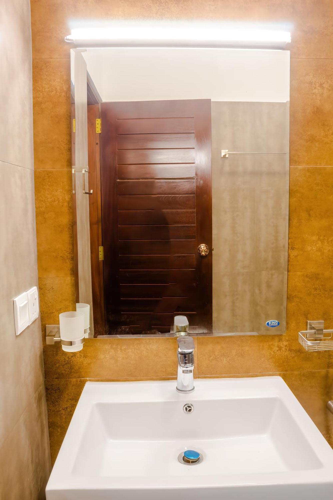 Ceylanro Transit Villa Negombo Buitenkant foto